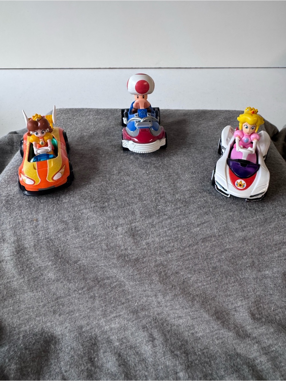 Hot Wheels Mario Kart Die-Cast Car Lot of 3 - Princess Peach, Princess Daisy, To